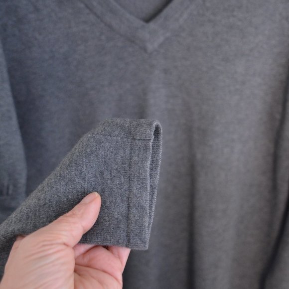 525 America Gray Long Puff Sleeve V-Neck Sweater Womens Size Large - Picture 5 of 14